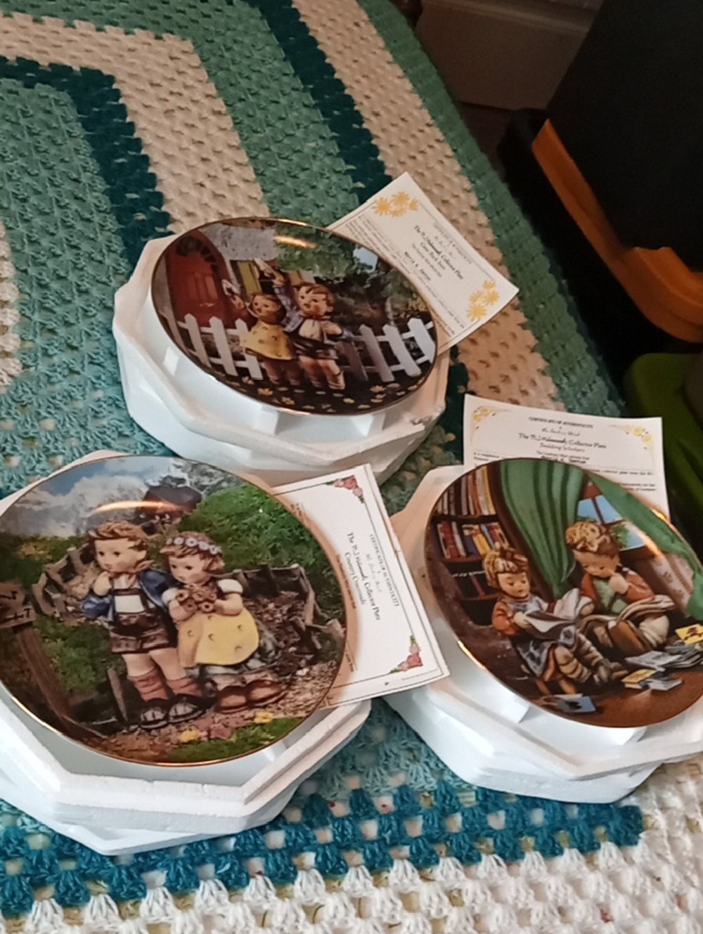Vintage M.I.Hummel Little Companions Plate Set